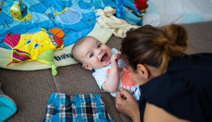 4 tipos de brinquedos e atividades para bebe de 5 meses