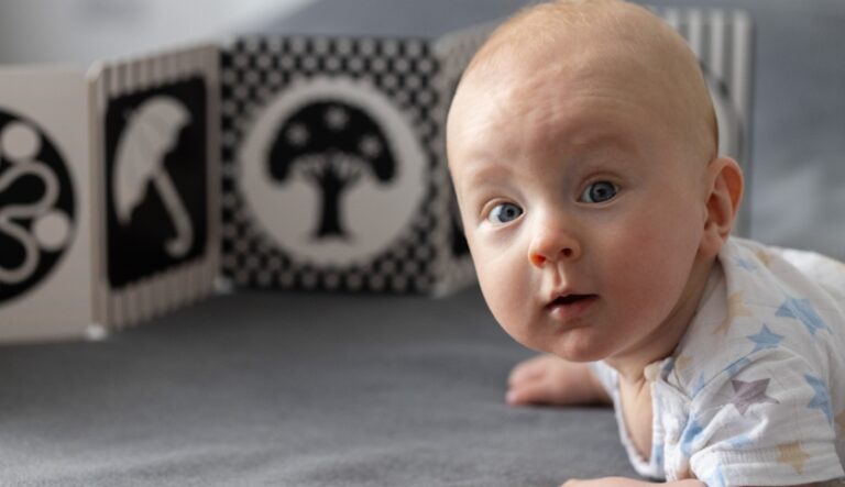 Visão do bebê: estágios até os 12 meses de vida