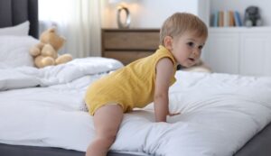 Transição do berço para a cama: quando fazer e como evitar noites caóticas